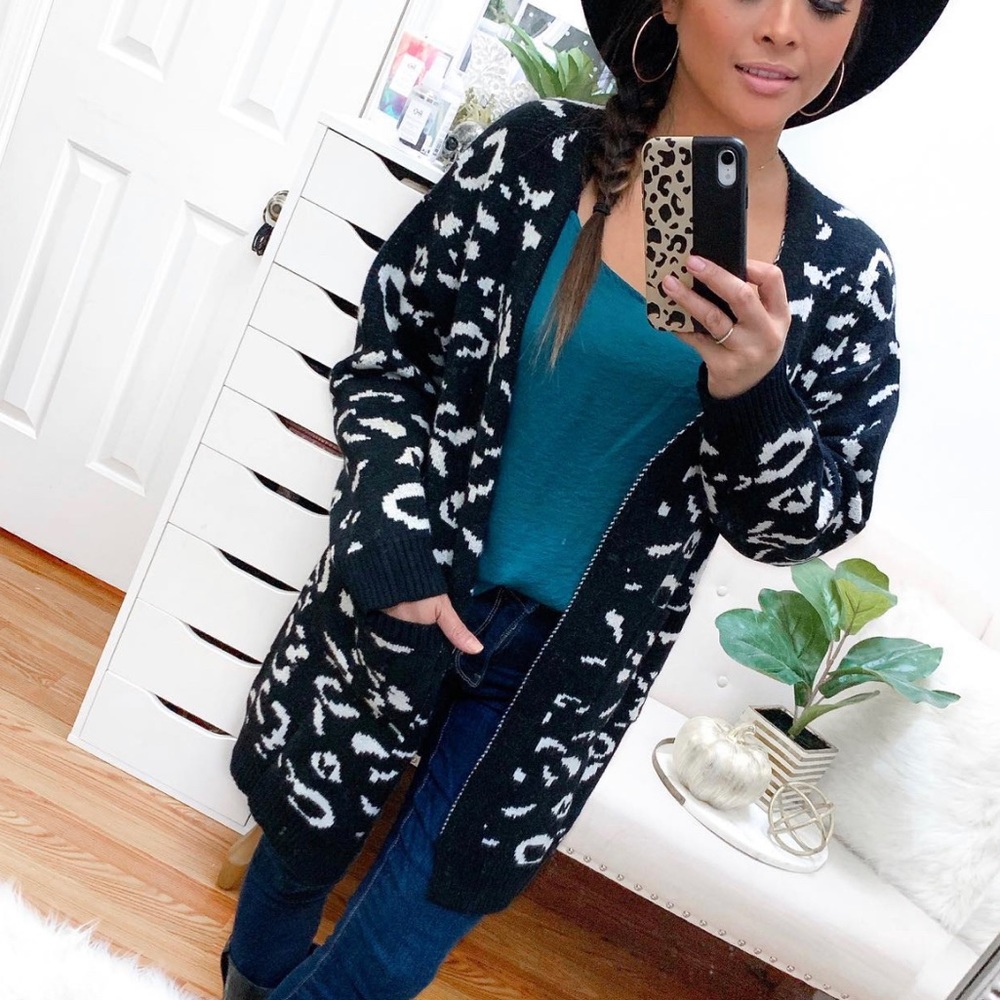 Leopard Cardi